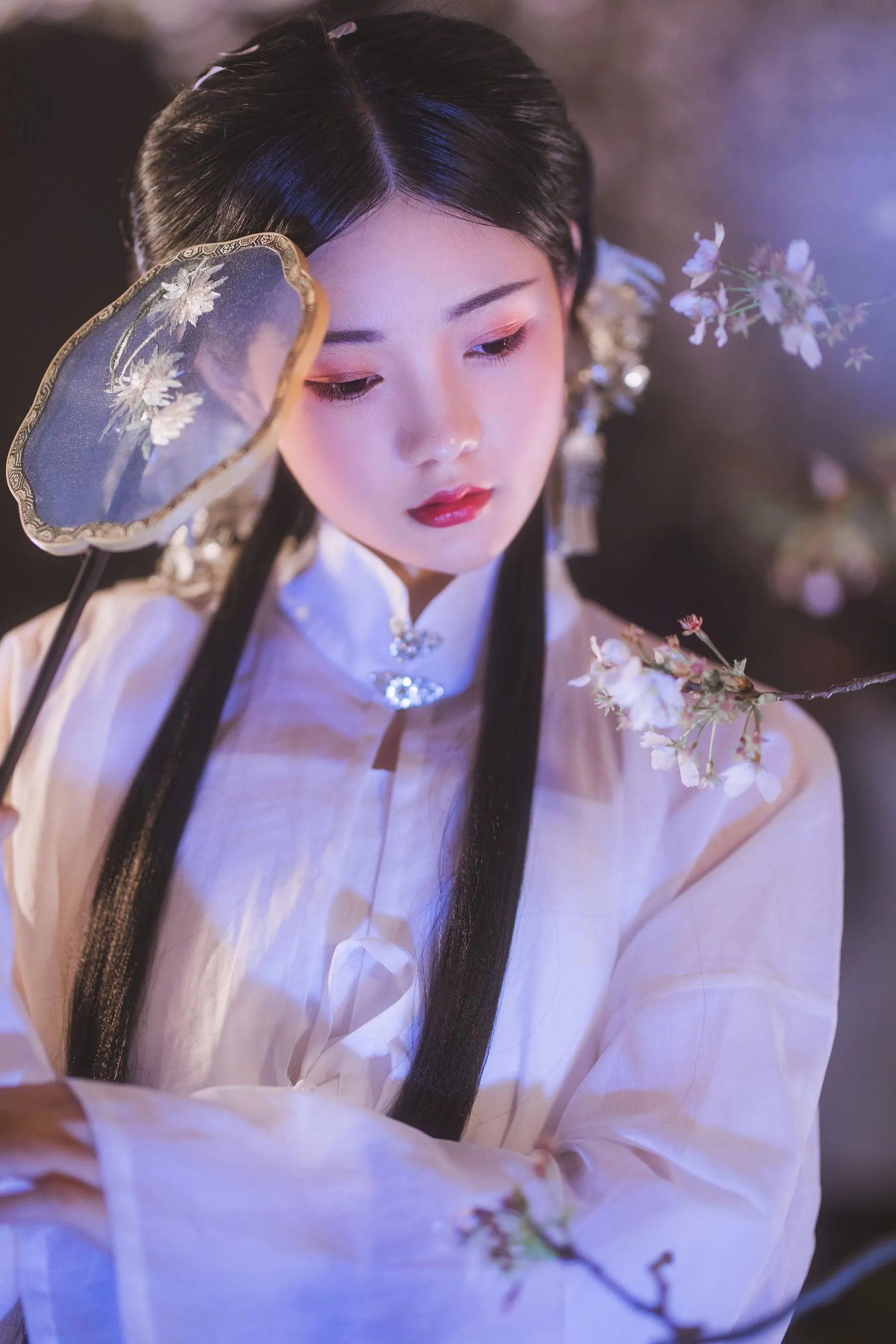 [艺图语] 2022.05.11 梦遣看花人 吴莹琨琨 [22P]插图2